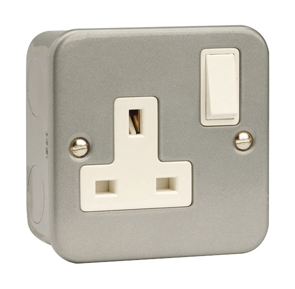 Click Metal Clad CL035 1 Gang Double Pole Switched Socket