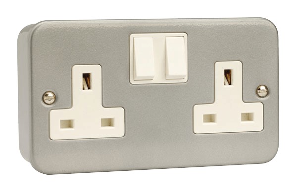 Click Metal Clad CL036 2 Gang Double Pole Switched Socket