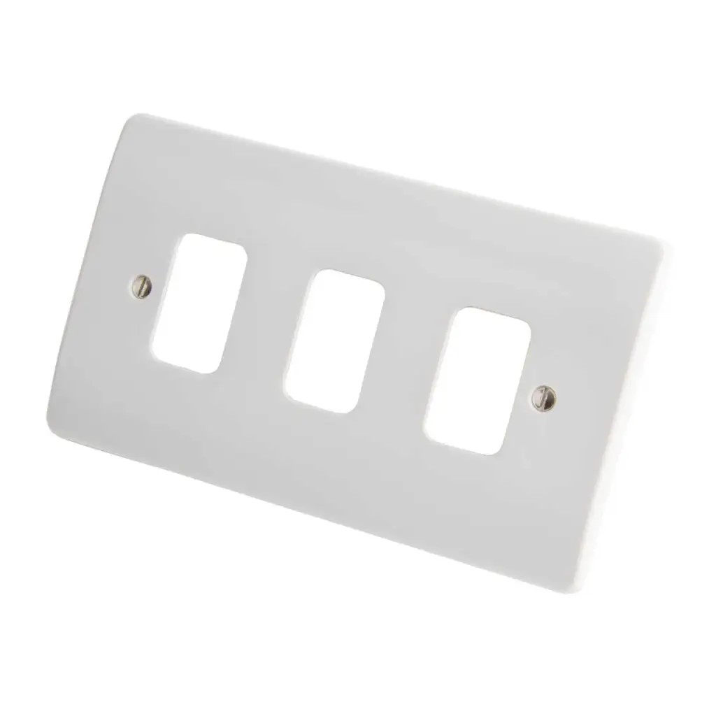 MK K3633WHI Plastic Frontplate 3 Gang